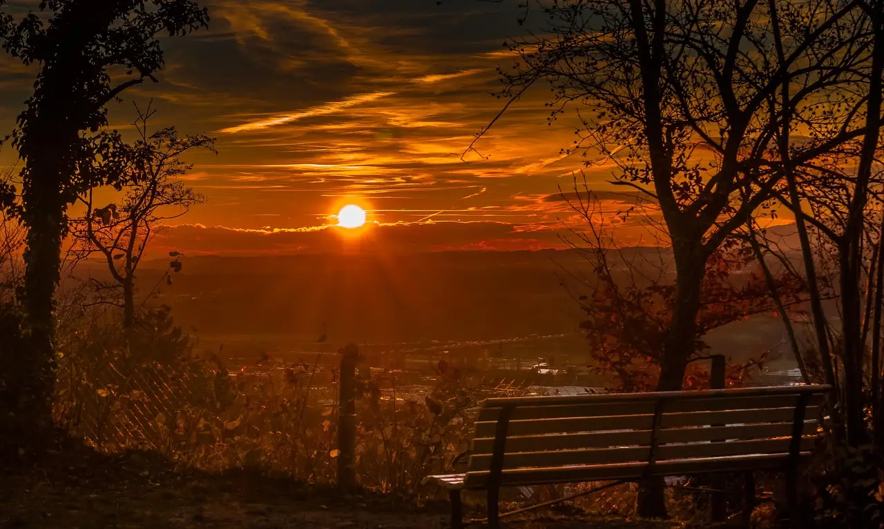 A colorful sunset desktop wallpaper.