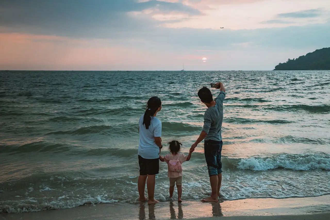 selfie, beach, family, child